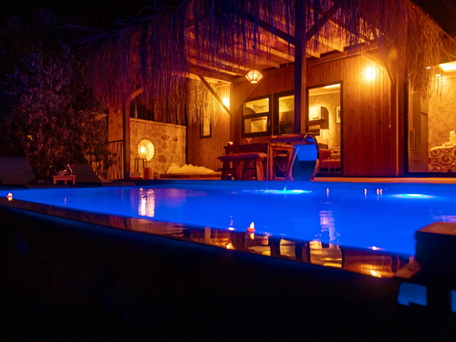  gece  -  Kasım
  | Kalkan Akbel’de Kısmi Deniz Manzaralı & Jakuzili Balayı Villası | Ücretsiz Kahvaltı ve Site Avantajlı Tatil Evi